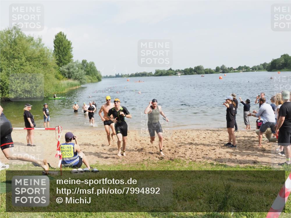 21.06.2025 - 27. Vierlanden-Triathlon MichiJ http://msf.ph/oto/7994892 15.06.2026 09:56:38 Schwimmen 254, 276, 281, 286, 320, 341 meine-sportfotos.de