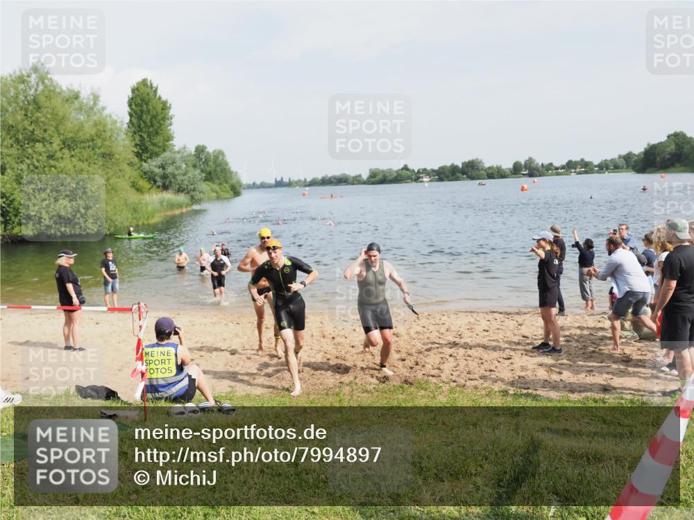 21.06.2025 - 27. Vierlanden-Triathlon MichiJ http://msf.ph/oto/7994897 15.06.2026 09:56:38 Schwimmen 254, 276, 281, 286, 320, 341 meine-sportfotos.de