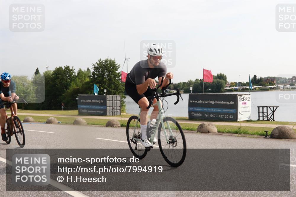 15.06.2025 - 27. Vierlanden-Triathlon H.Heesch http://msf.ph/oto/7994919 15.06.2025 09:14:40 Radfahren 15, 21, 75 meine-sportfotos.de