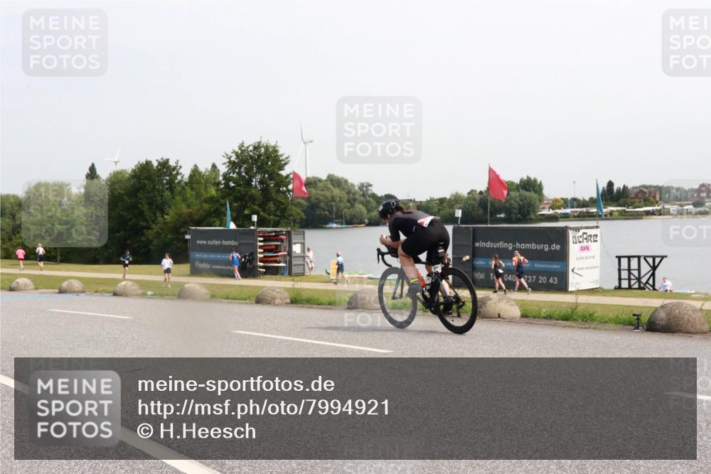 15.06.2025 - 27. Vierlanden-Triathlon H.Heesch http://msf.ph/oto/7994921 15.06.2025 11:24:51 Radfahren 199 meine-sportfotos.de
