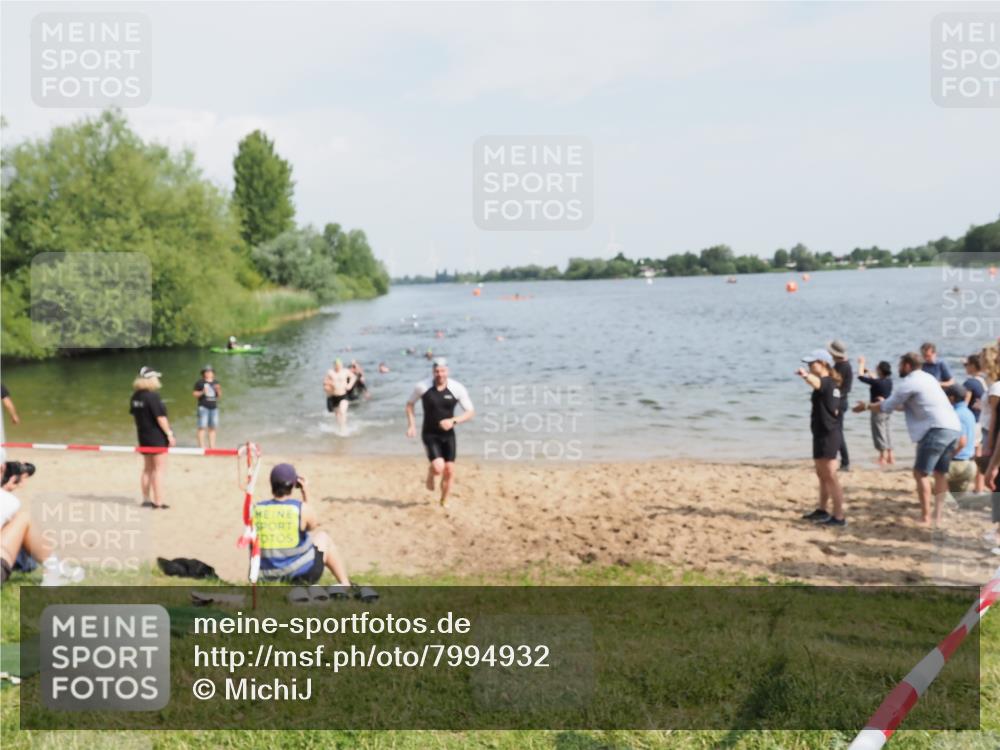 21.06.2025 - 27. Vierlanden-Triathlon MichiJ http://msf.ph/oto/7994932 15.06.2026 09:56:41 Schwimmen 254, 275, 276, 281, 286, 320, 341 meine-sportfotos.de