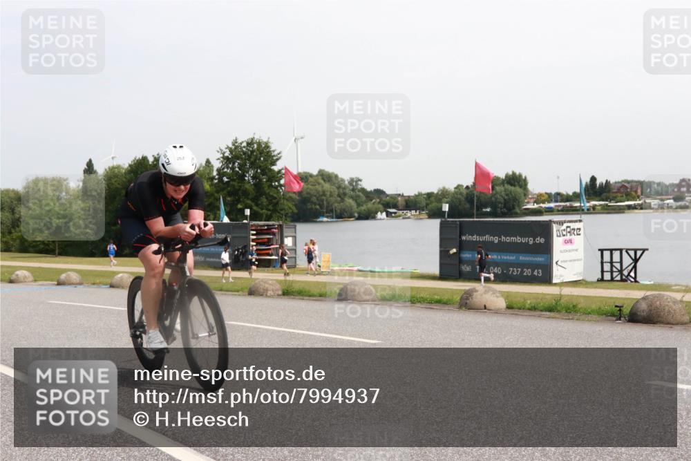 15.06.2025 - 27. Vierlanden-Triathlon H.Heesch http://msf.ph/oto/7994937 15.06.2025 11:24:55 Radfahren 199, 252 meine-sportfotos.de