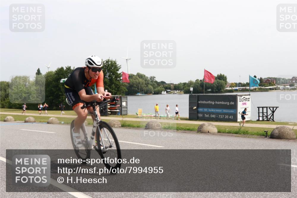 15.06.2025 - 27. Vierlanden-Triathlon H.Heesch http://msf.ph/oto/7994955 15.06.2025 11:25:02 Radfahren 81, 693 meine-sportfotos.de