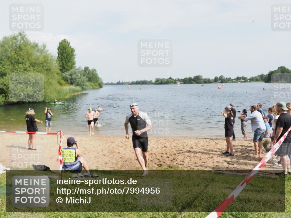 21.06.2025 - 27. Vierlanden-Triathlon MichiJ http://msf.ph/oto/7994956 15.06.2026 09:56:42 Schwimmen 254, 275, 276, 281, 286, 320, 341 meine-sportfotos.de