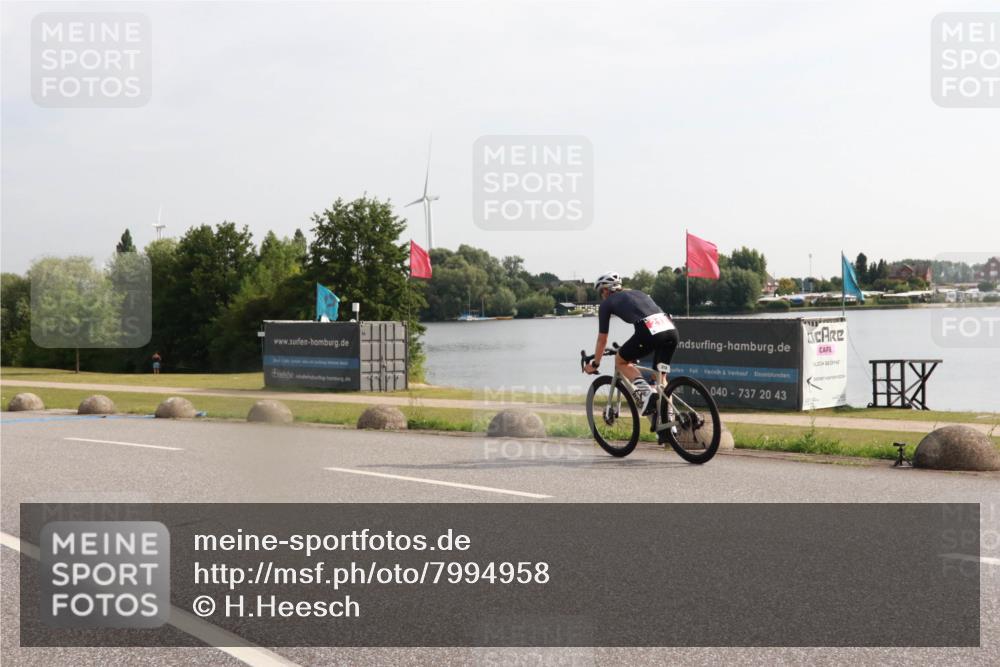 15.06.2025 - 27. Vierlanden-Triathlon H.Heesch http://msf.ph/oto/7994958 15.06.2025 09:14:58 Radfahren 73, 212, 216, 231 meine-sportfotos.de