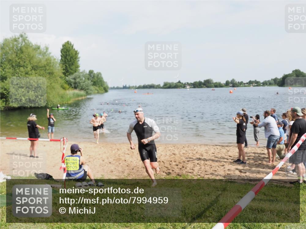 21.06.2025 - 27. Vierlanden-Triathlon MichiJ http://msf.ph/oto/7994959 15.06.2026 09:56:43 Schwimmen 254, 275, 276, 281, 286, 320, 341 meine-sportfotos.de
