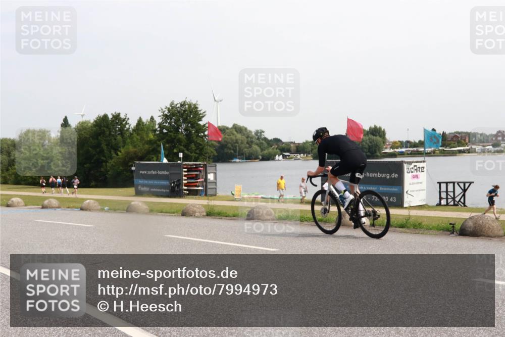 15.06.2025 - 27. Vierlanden-Triathlon H.Heesch http://msf.ph/oto/7994973 15.06.2025 11:25:03 Radfahren 81, 693 meine-sportfotos.de