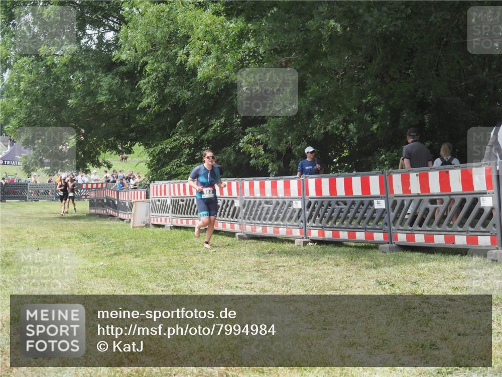 21.06.2025 - 27. Vierlanden-Triathlon KatJ http://msf.ph/oto/7994984 15.06.2025 12:44:38 Ziel 980 meine-sportfotos.de