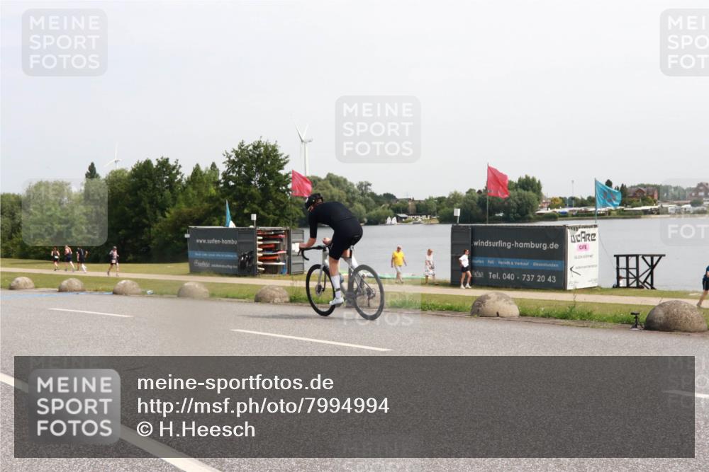 15.06.2025 - 27. Vierlanden-Triathlon H.Heesch http://msf.ph/oto/7994994 15.06.2025 11:25:03 Radfahren 81, 693 meine-sportfotos.de