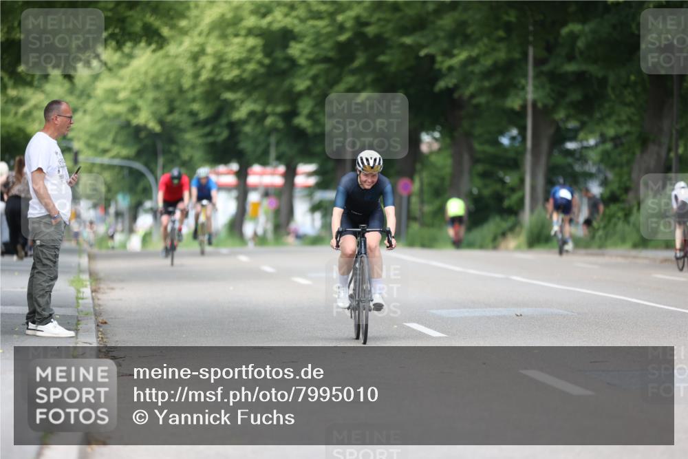 15.06.2025 - 7 Türme Triathlon Yannick Fuchs http://msf.ph/oto/7995010 15.06.2025 13:10:02 Radfahren 230, 415, 553 meine-sportfotos.de