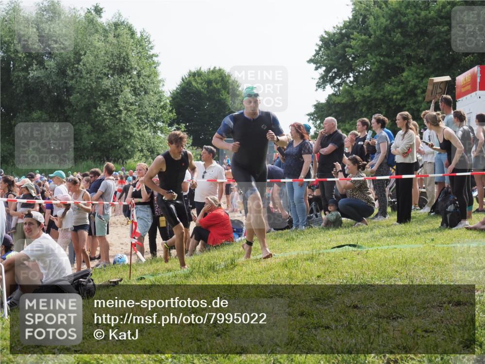 15.06.2025 - 27. Vierlanden-Triathlon KatJ http://msf.ph/oto/7995022 15.06.2025 09:55:01 Schwimmen 319, 336, 344, 361 meine-sportfotos.de