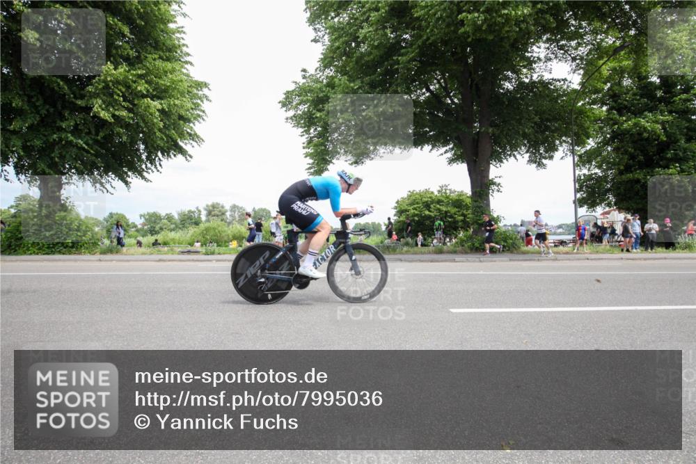 15.06.2025 - 7 Türme Triathlon Yannick Fuchs http://msf.ph/oto/7995036 15.06.2025 13:39:38 Radfahren 409, 1085, 1159 meine-sportfotos.de