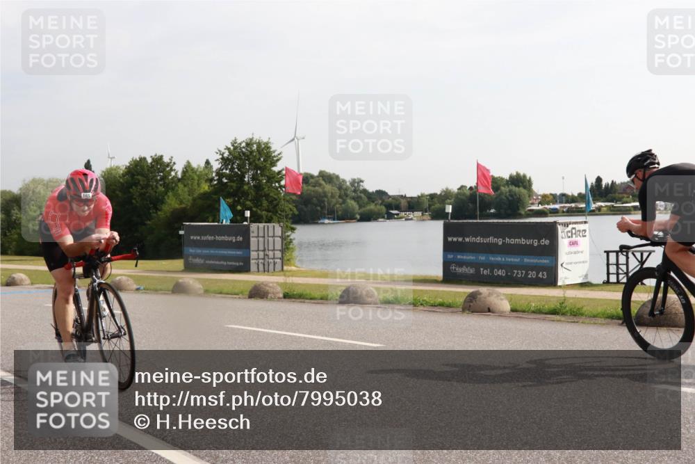 15.06.2025 - 27. Vierlanden-Triathlon H.Heesch http://msf.ph/oto/7995038 15.06.2025 09:15:44 Radfahren 2, 35, 83, 165 meine-sportfotos.de