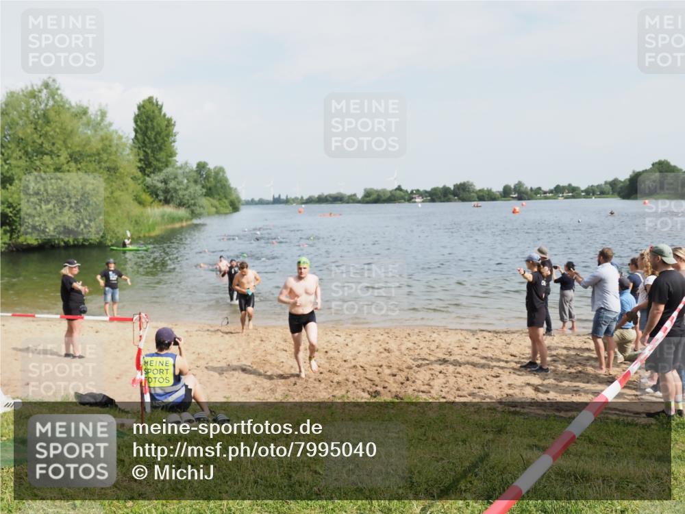 21.06.2025 - 27. Vierlanden-Triathlon MichiJ http://msf.ph/oto/7995040 15.06.2026 09:56:45 Schwimmen 254, 258, 275, 276, 281, 286, 301, 320 meine-sportfotos.de