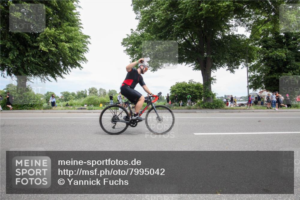 15.06.2025 - 7 Türme Triathlon Yannick Fuchs http://msf.ph/oto/7995042 15.06.2025 13:39:44 Radfahren 409 meine-sportfotos.de