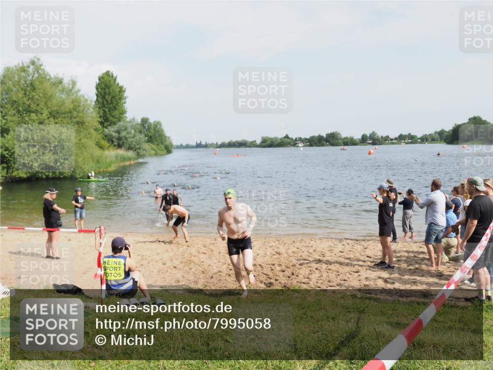 21.06.2025 - 27. Vierlanden-Triathlon MichiJ http://msf.ph/oto/7995058 15.06.2026 09:56:46 Schwimmen 258, 275, 276, 281, 286, 301, 320 meine-sportfotos.de
