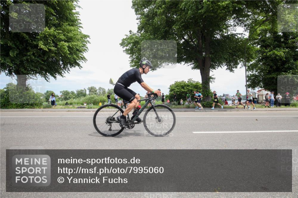 15.06.2025 - 7 Türme Triathlon Yannick Fuchs http://msf.ph/oto/7995060 15.06.2025 13:39:55 Radfahren 875, 948 meine-sportfotos.de