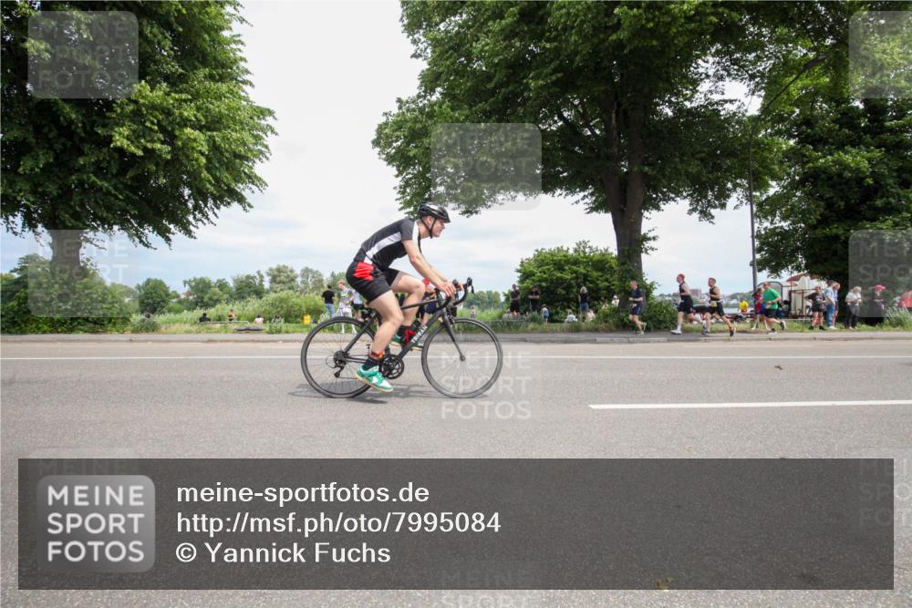 15.06.2025 - 7 Türme Triathlon Yannick Fuchs http://msf.ph/oto/7995084 15.06.2025 13:40:16 Radfahren 364, 757 meine-sportfotos.de