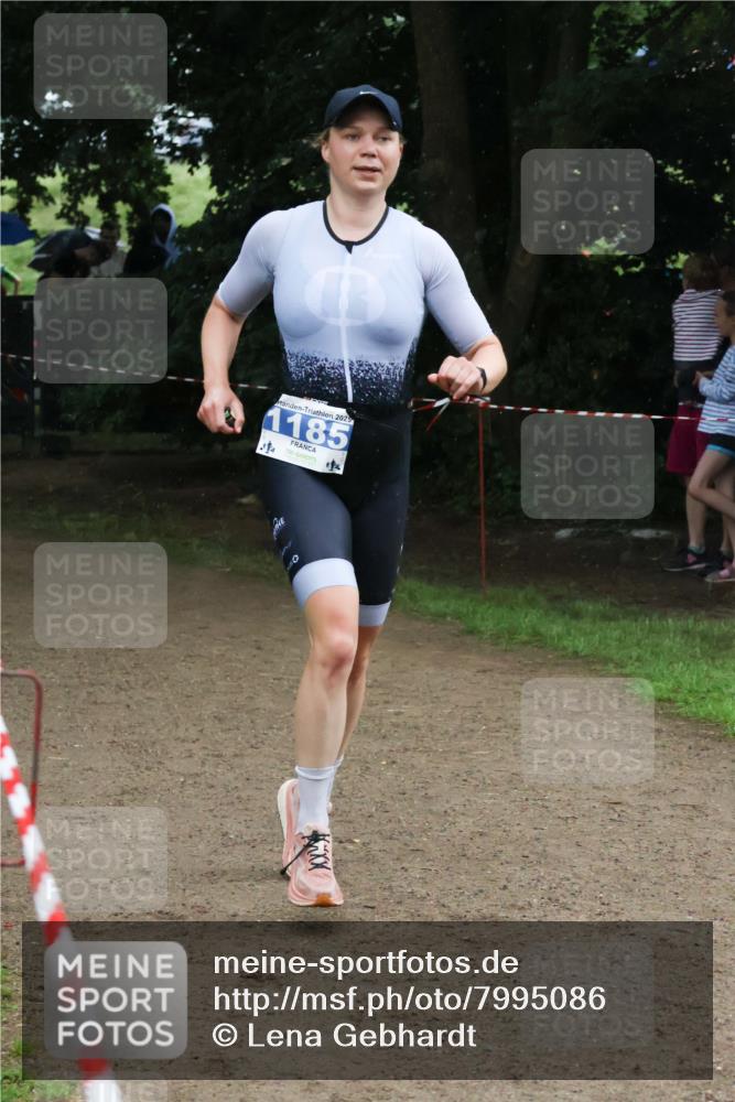 21.06.2025 - 27. Vierlanden-Triathlon Lena Gebhardt http://msf.ph/oto/7995086 15.06.2025 13:49:50 Laufen 2025, 1185 meine-sportfotos.de