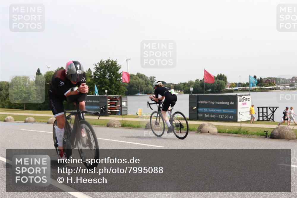 15.06.2025 - 27. Vierlanden-Triathlon H.Heesch http://msf.ph/oto/7995088 15.06.2025 11:25:14 Radfahren 29, 726 meine-sportfotos.de