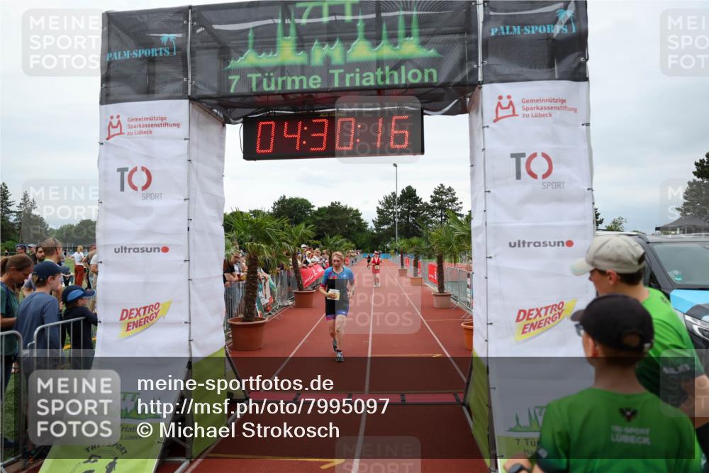 15.06.2025 - 7 Türme Triathlon Michael Strokosch http://msf.ph/oto/7995097 15.06.2025 14:30:16 Ziel 637 meine-sportfotos.de