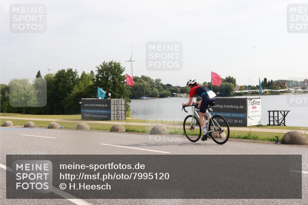 15.06.2025 - 27. Vierlanden-Triathlon H.Heesch http://msf.ph/oto/7995120 15.06.2025 09:16:24 Radfahren 205 meine-sportfotos.de