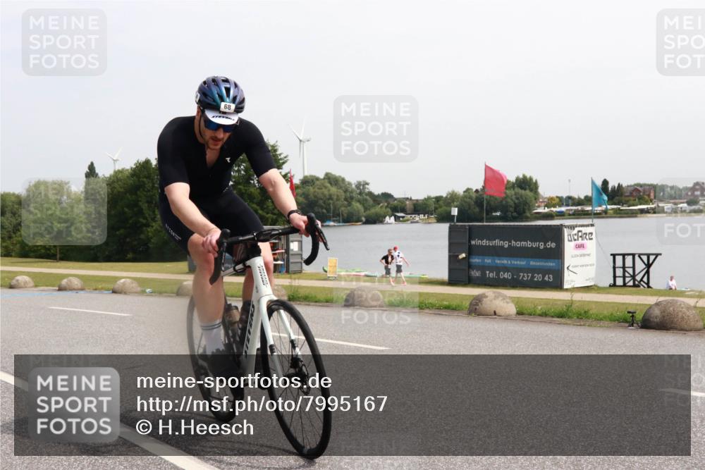 15.06.2025 - 27. Vierlanden-Triathlon H.Heesch http://msf.ph/oto/7995167 15.06.2025 11:25:26 Radfahren 68, 97 meine-sportfotos.de