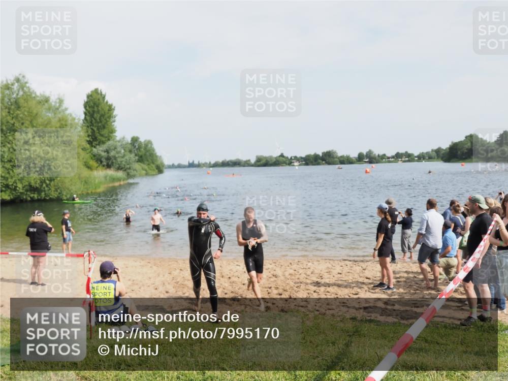 21.06.2025 - 27. Vierlanden-Triathlon MichiJ http://msf.ph/oto/7995170 15.06.2026 09:56:52 Schwimmen 258, 275, 281, 301, 325 meine-sportfotos.de