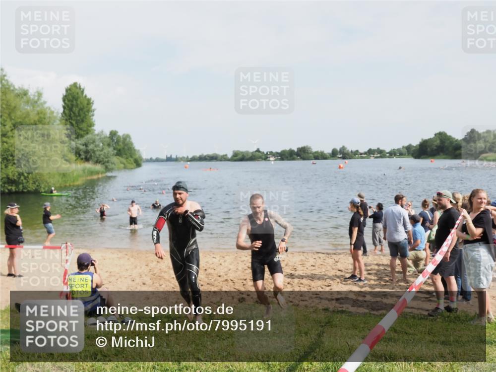 21.06.2025 - 27. Vierlanden-Triathlon MichiJ http://msf.ph/oto/7995191 15.06.2026 09:56:52 Schwimmen 258, 275, 281, 301, 325 meine-sportfotos.de