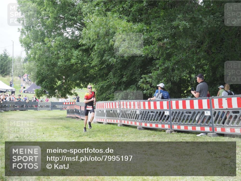 21.06.2025 - 27. Vierlanden-Triathlon KatJ http://msf.ph/oto/7995197 15.06.2025 12:46:07 Ziel 130 meine-sportfotos.de