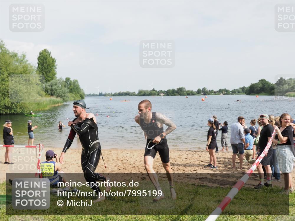 21.06.2025 - 27. Vierlanden-Triathlon MichiJ http://msf.ph/oto/7995199 15.06.2026 09:56:53 Schwimmen 258, 275, 281, 301, 325 meine-sportfotos.de
