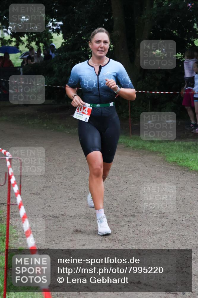 21.06.2025 - 27. Vierlanden-Triathlon Lena Gebhardt http://msf.ph/oto/7995220 15.06.2025 13:49:56 Laufen 201, 204 meine-sportfotos.de