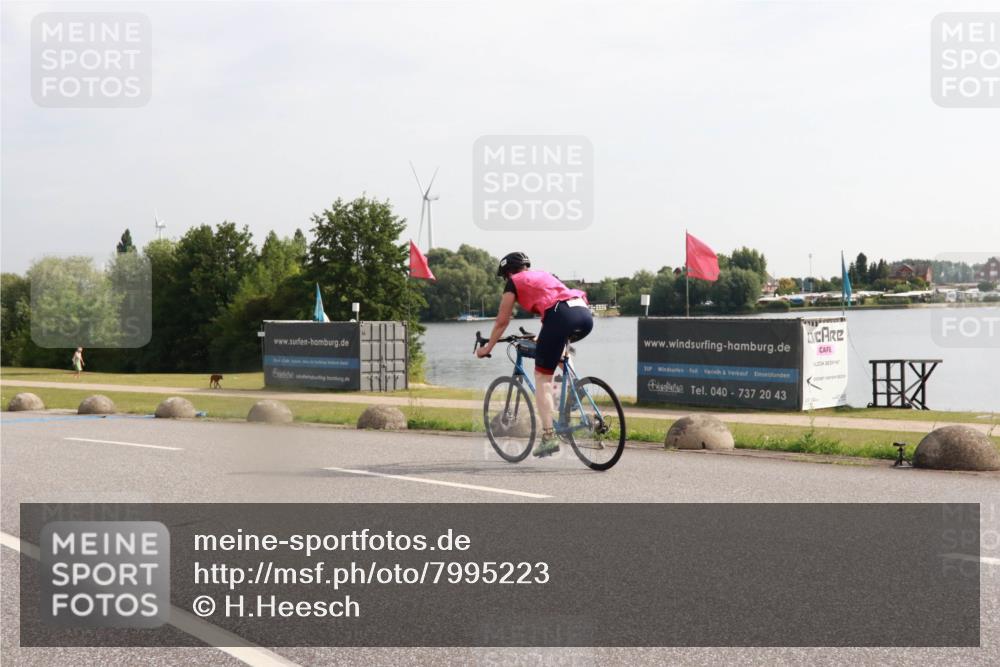 15.06.2025 - 27. Vierlanden-Triathlon H.Heesch http://msf.ph/oto/7995223 15.06.2025 09:17:10 Radfahren 80, 251 meine-sportfotos.de
