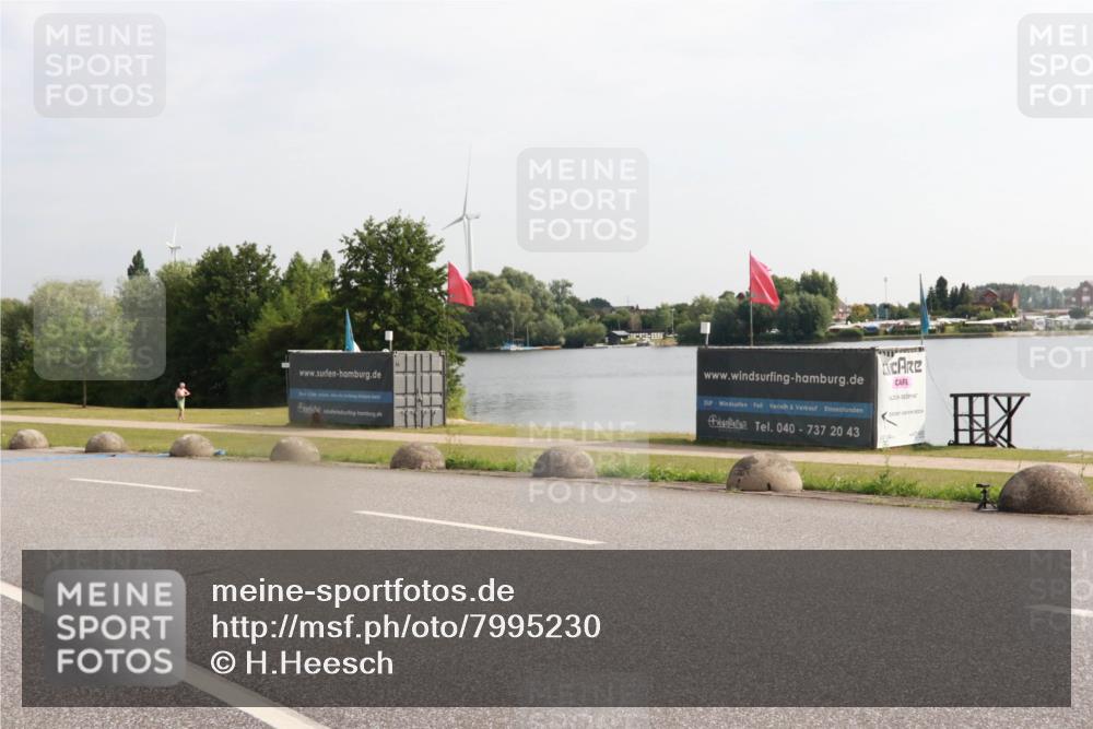 15.06.2025 - 27. Vierlanden-Triathlon H.Heesch http://msf.ph/oto/7995230 15.06.2025 09:17:20 Radfahren 149 meine-sportfotos.de
