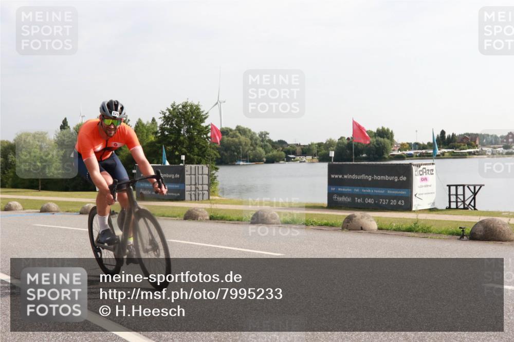 15.06.2025 - 27. Vierlanden-Triathlon H.Heesch http://msf.ph/oto/7995233 15.06.2025 09:17:24 Radfahren 129, 176 meine-sportfotos.de
