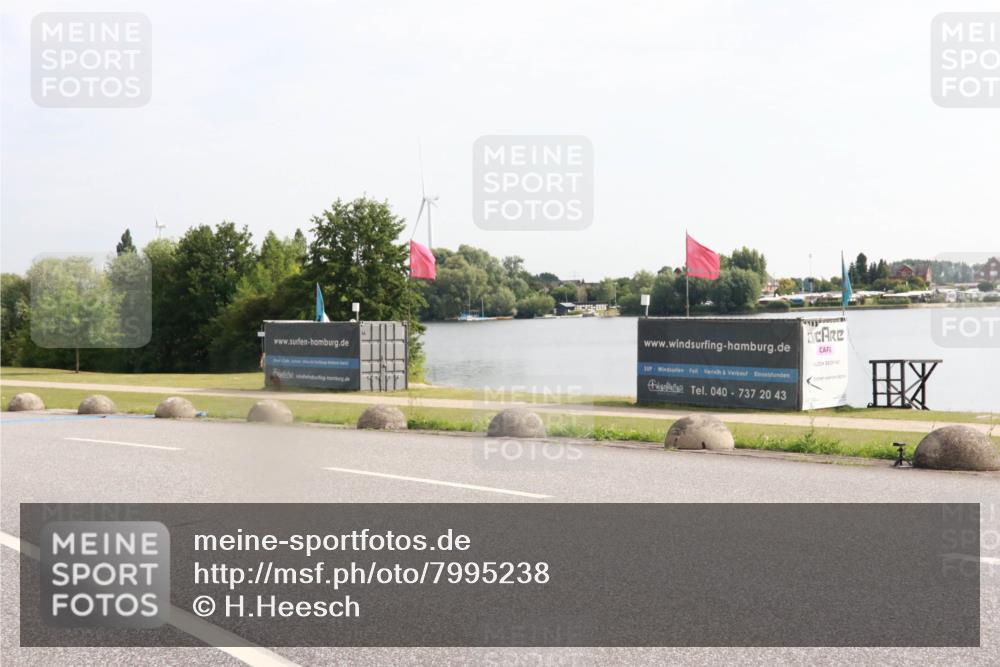 15.06.2025 - 27. Vierlanden-Triathlon H.Heesch http://msf.ph/oto/7995238 15.06.2025 09:17:26 Radfahren 129, 176 meine-sportfotos.de