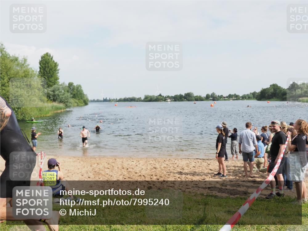 21.06.2025 - 27. Vierlanden-Triathlon MichiJ http://msf.ph/oto/7995240 15.06.2026 09:56:54 Schwimmen 258, 275, 281, 301, 325 meine-sportfotos.de