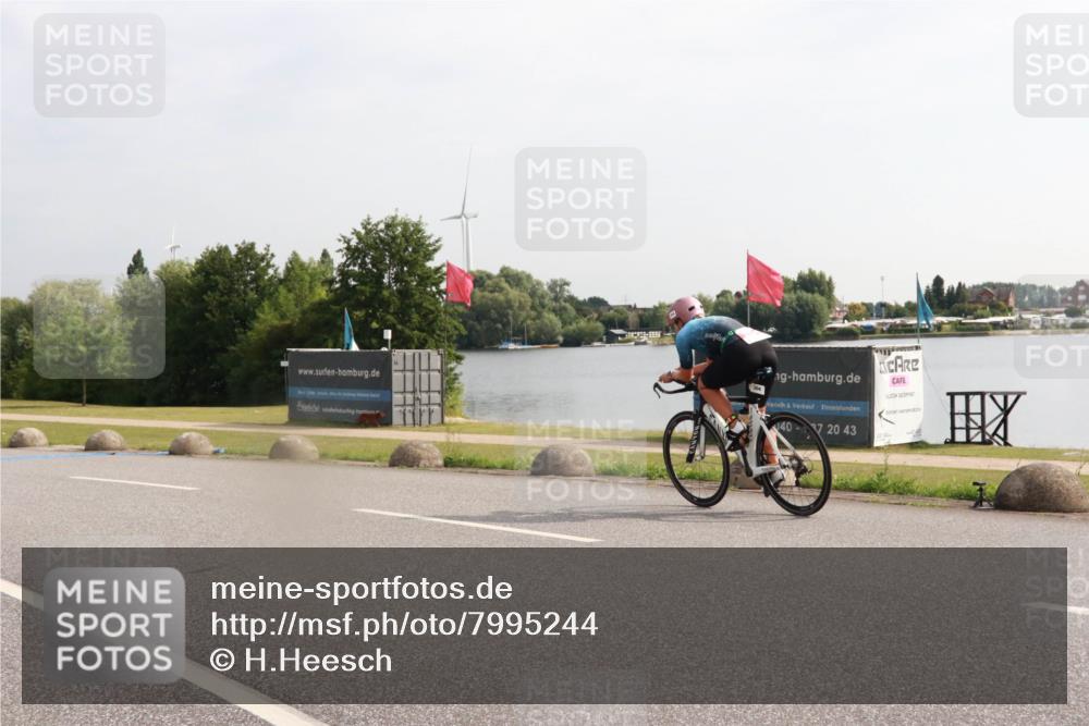 15.06.2025 - 27. Vierlanden-Triathlon H.Heesch http://msf.ph/oto/7995244 15.06.2025 09:17:30 Radfahren 129, 176, 204 meine-sportfotos.de