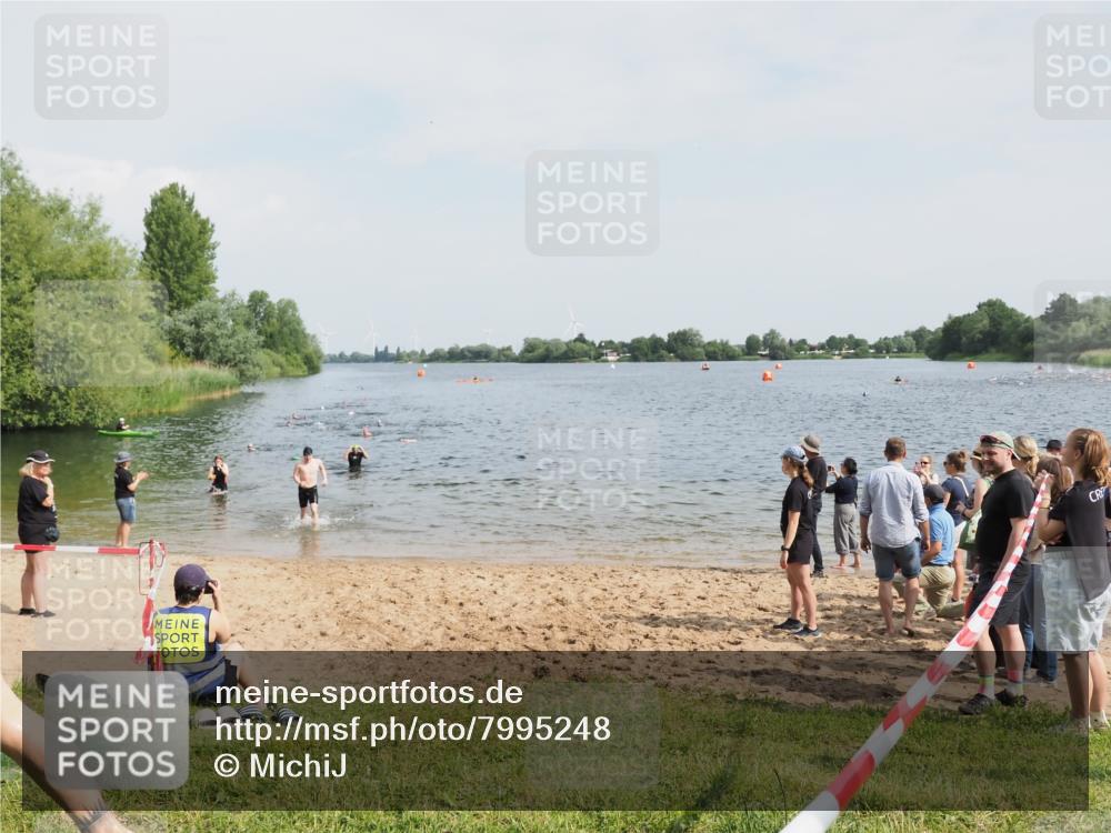 21.06.2025 - 27. Vierlanden-Triathlon MichiJ http://msf.ph/oto/7995248 15.06.2026 09:56:54 Schwimmen 258, 275, 281, 301, 325 meine-sportfotos.de