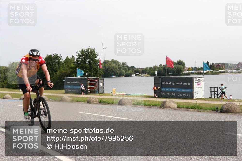 15.06.2025 - 27. Vierlanden-Triathlon H.Heesch http://msf.ph/oto/7995256 15.06.2025 11:25:32 Radfahren 68, 143, 169, 233, 792, 888 meine-sportfotos.de