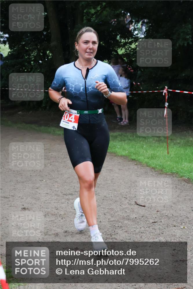 21.06.2025 - 27. Vierlanden-Triathlon Lena Gebhardt http://msf.ph/oto/7995262 15.06.2025 13:49:57 Laufen 204 meine-sportfotos.de
