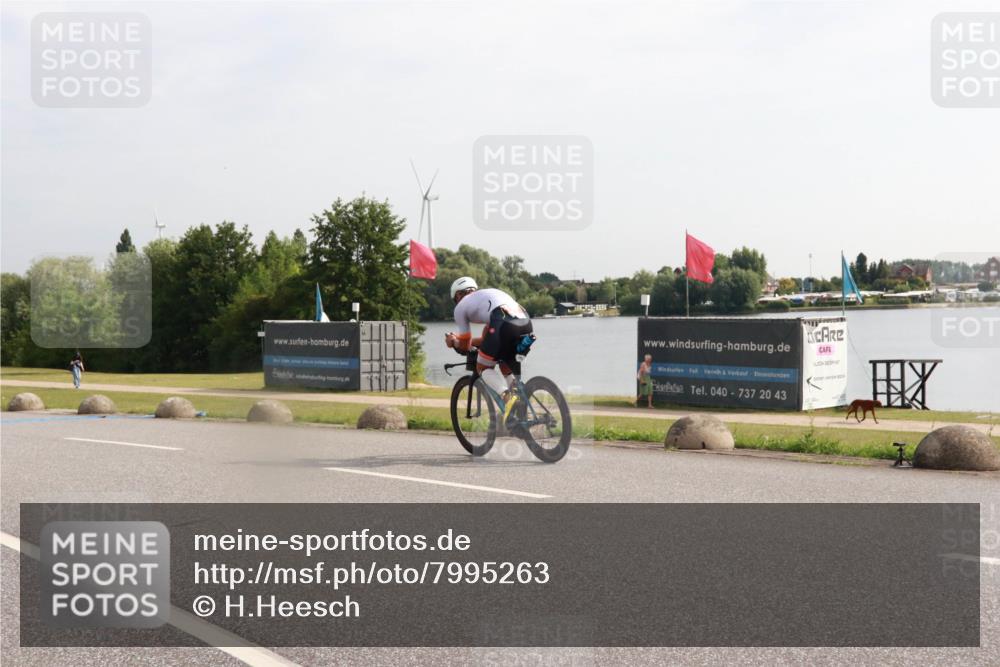 15.06.2025 - 27. Vierlanden-Triathlon H.Heesch http://msf.ph/oto/7995263 15.06.2025 09:17:51 Radfahren 171 meine-sportfotos.de
