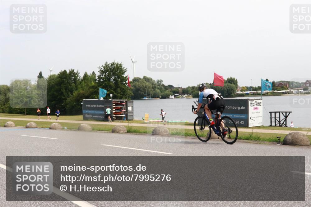15.06.2025 - 27. Vierlanden-Triathlon H.Heesch http://msf.ph/oto/7995276 15.06.2025 11:25:41 Radfahren 219 meine-sportfotos.de