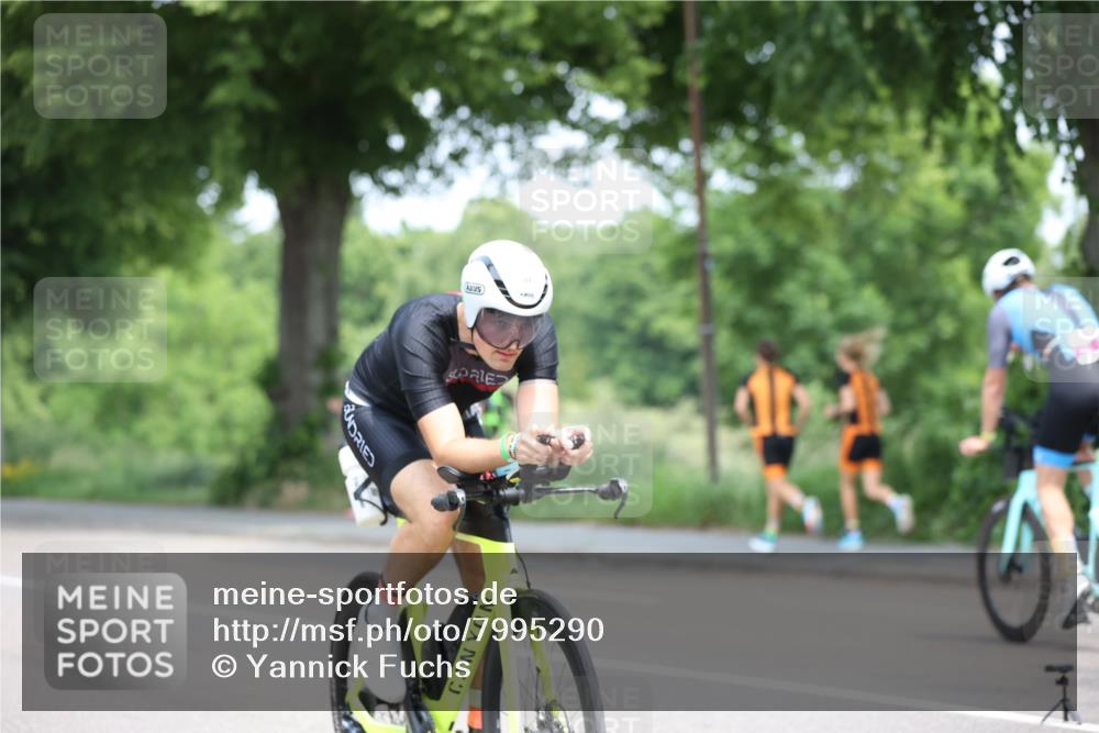 15.06.2025 - 7 Türme Triathlon Yannick Fuchs http://msf.ph/oto/7995290 15.06.2025 12:13:52 Radfahren 287 meine-sportfotos.de