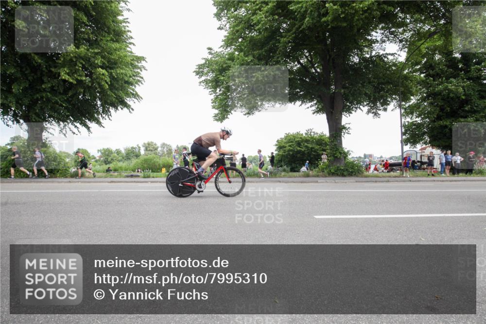 15.06.2025 - 7 Türme Triathlon Yannick Fuchs http://msf.ph/oto/7995310 15.06.2025 13:42:38 Radfahren 675, 1065, 1147 meine-sportfotos.de