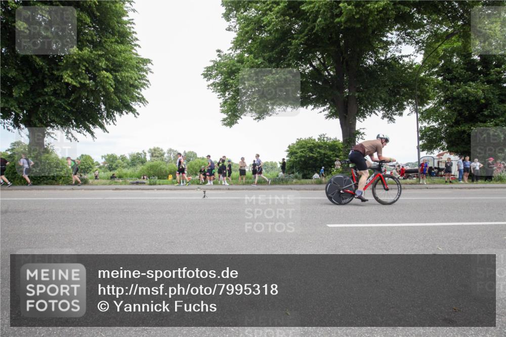 15.06.2025 - 7 Türme Triathlon Yannick Fuchs http://msf.ph/oto/7995318 15.06.2025 13:42:38 Radfahren 675, 1065, 1147 meine-sportfotos.de