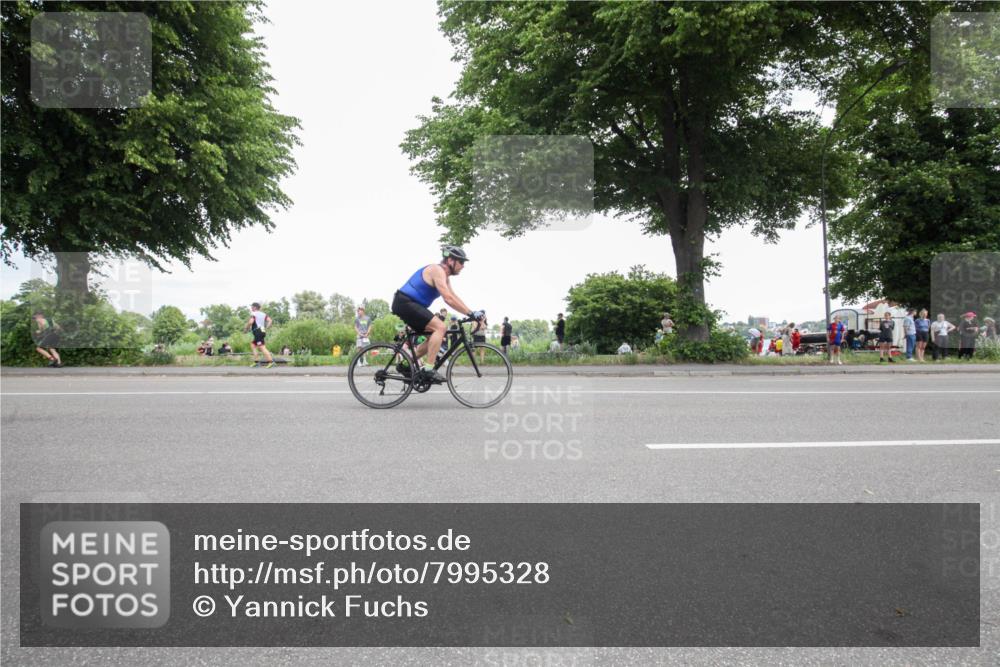 15.06.2025 - 7 Türme Triathlon Yannick Fuchs http://msf.ph/oto/7995328 15.06.2025 13:42:39 Radfahren 675, 1065, 1147 meine-sportfotos.de