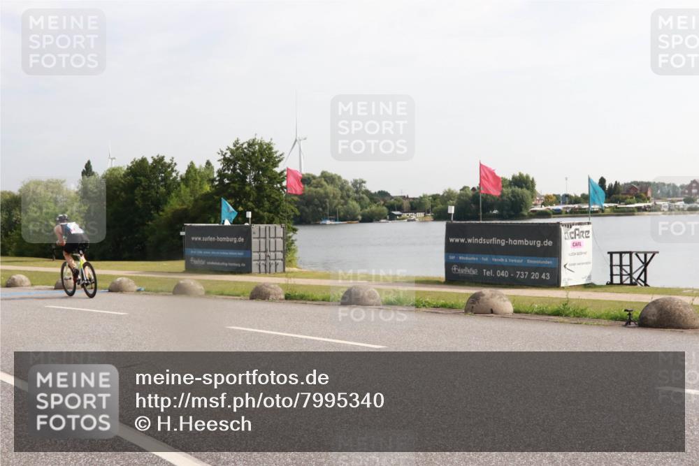 15.06.2025 - 27. Vierlanden-Triathlon H.Heesch http://msf.ph/oto/7995340 15.06.2025 09:18:37 Radfahren 159 meine-sportfotos.de