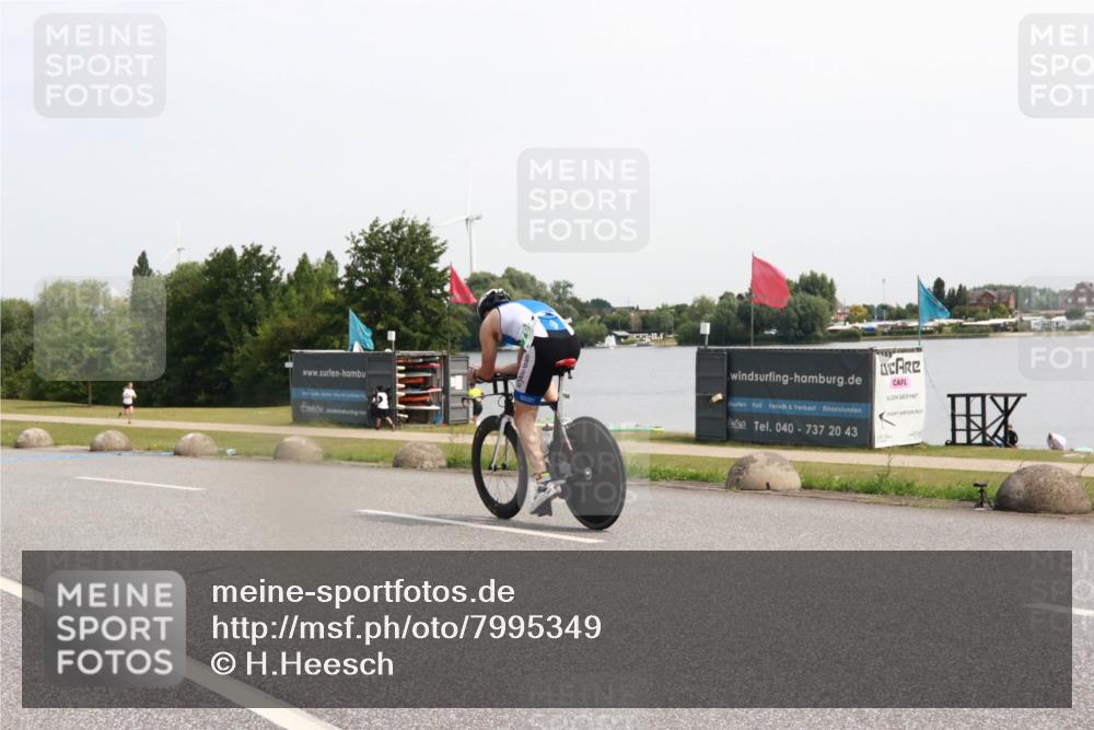 15.06.2025 - 27. Vierlanden-Triathlon H.Heesch http://msf.ph/oto/7995349 15.06.2025 11:26:13 Radfahren 652, 682, 798, 800, 919 meine-sportfotos.de