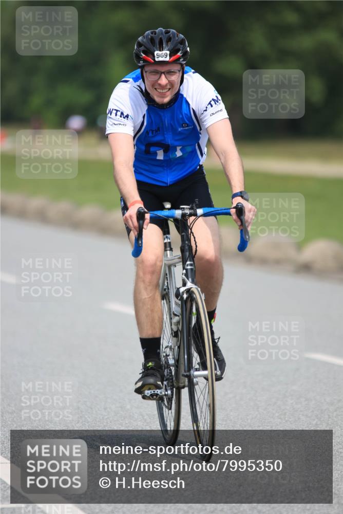 21.06.2025 - 27. Vierlanden-Triathlon H.Heesch http://msf.ph/oto/7995350 15.06.2025 12:05:22 Radfahren 931, 957, 969, 989, 990, 991, 992, 993 meine-sportfotos.de